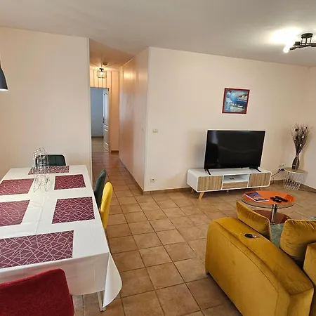 Casa de Férias Maison De Plain-pied Jardin Calme - 6 Pers. - Fr-1-71-112 Royan
