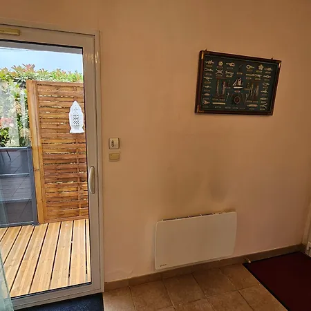 Casa de Férias Maison De Plain-pied Jardin Calme - 6 Pers. - Fr-1-71-112 Royan