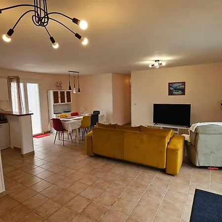 Casa de Férias Maison De Plain-pied Jardin Calme - 6 Pers. - Fr-1-71-112