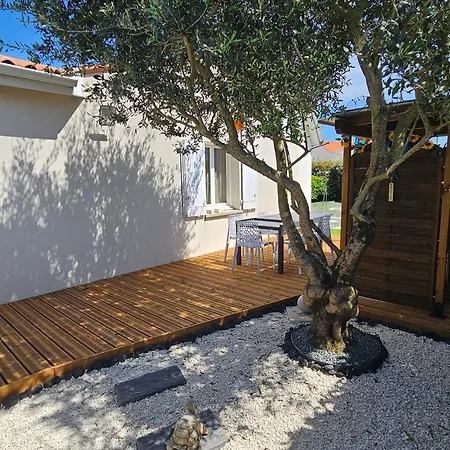Casa de Férias Maison De Plain-pied Jardin Calme - 6 Pers. - Fr-1-71-112 Royan